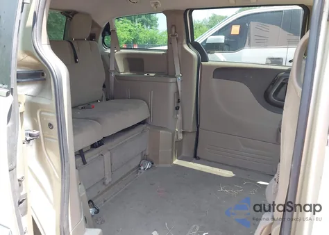 2011 Chrysler Town & Country Touring from USA, damaged, VIN 2A4RR5DG5BR615308